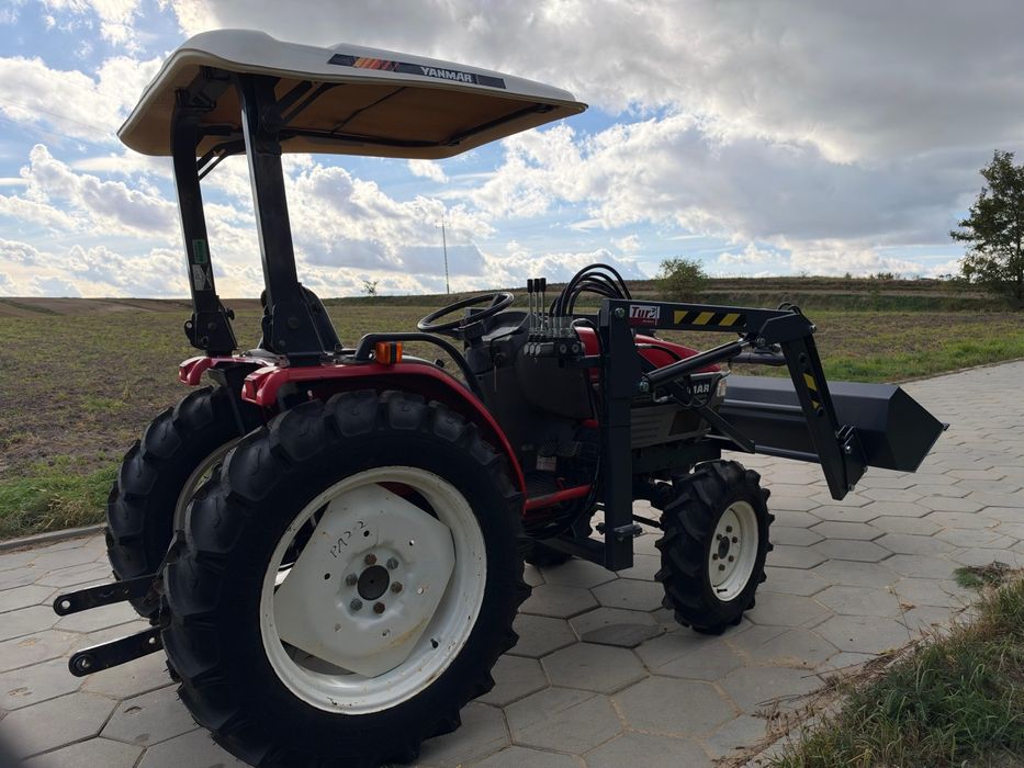 Mini traktorek YANMAR F250 f255 model 25KM  ladowacz glebogryzarka
