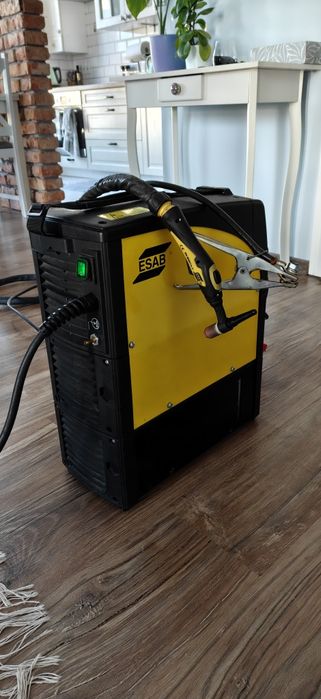 Esab caddy Tig 2200i  AC/DC