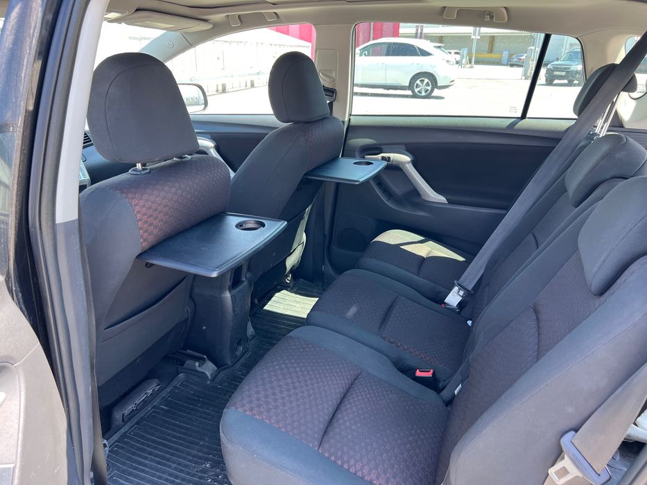Продаж Toyota Verso 2011