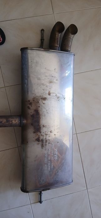 Panela de escape traseira