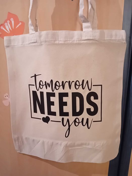 Sacos tote bege com varias estampas,5 € cada 1