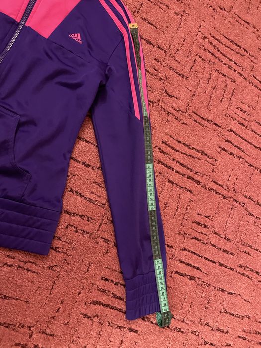 Фіолетова кофта Adidas.