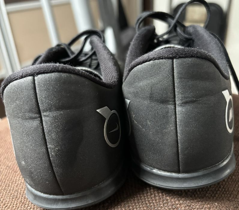 Halówki buty piłkarskie nike 38