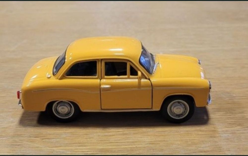 Model Syrena 105  1:36