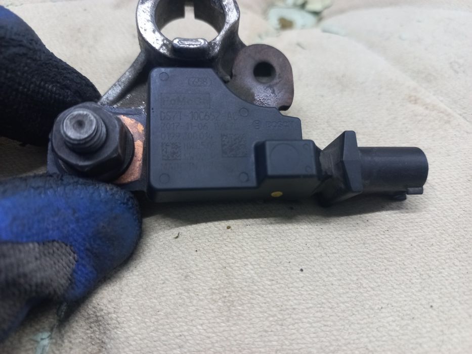 Klema minusowa  akumulatora ford DS7T-10C652-AC