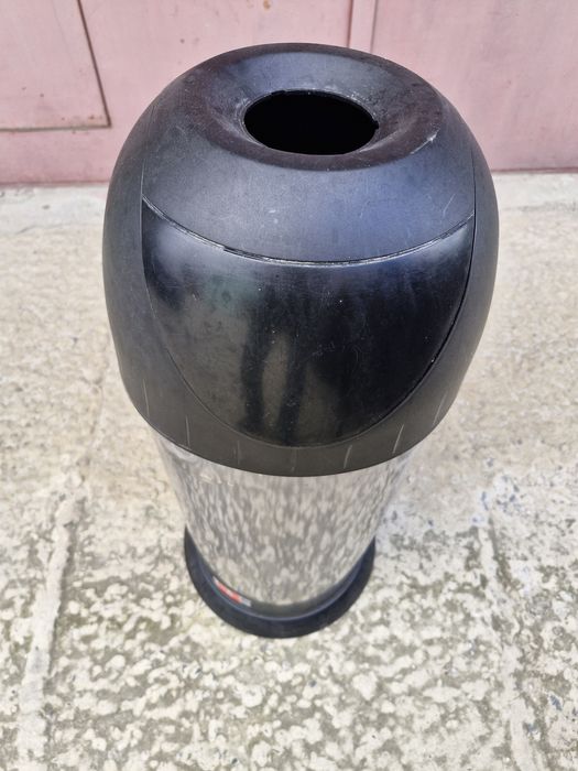 Бак сміттєвий, бувший у викортмтанні