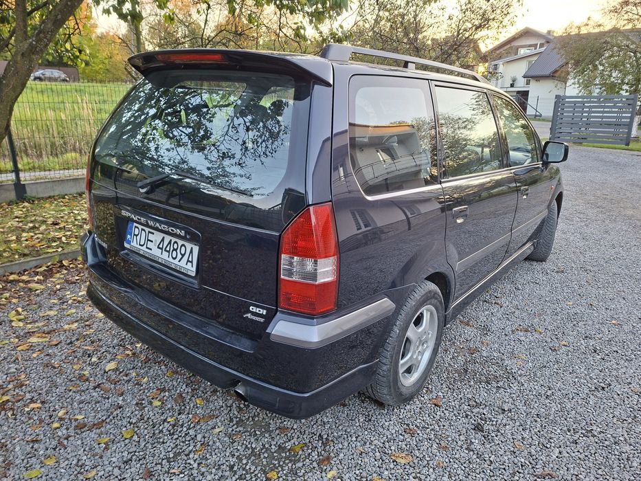 Mitsubishi Vagon 6 osobowy