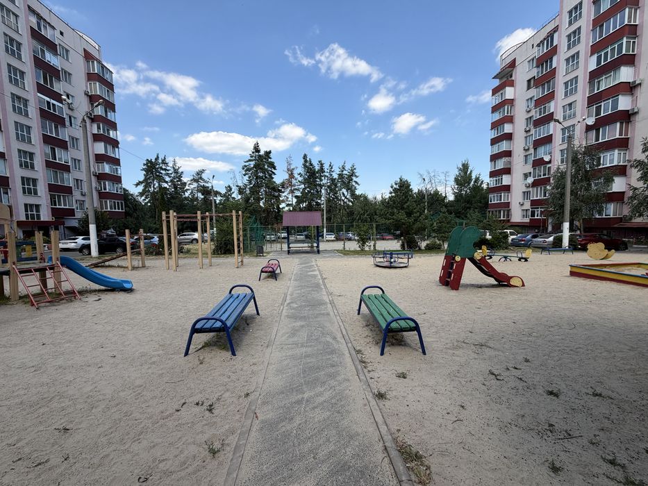 Без комісії.  Продаж просторої світлої 3-кімнатної квартири в м. Обухів мікрорайон Сосновий, 2