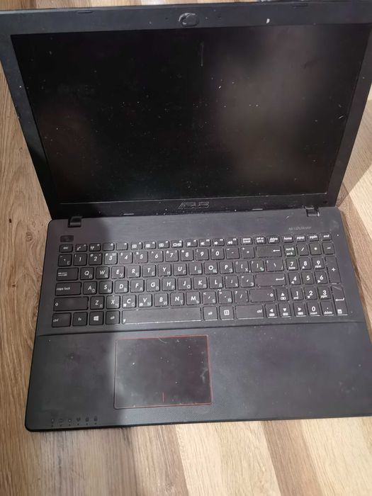 ASUS X550VX – uszkodzony, na części, uruchamia się