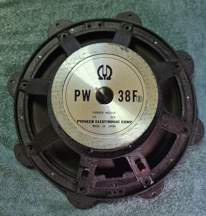 Pioneer PW-38F 8 Ом. Пара НЧ динамики.