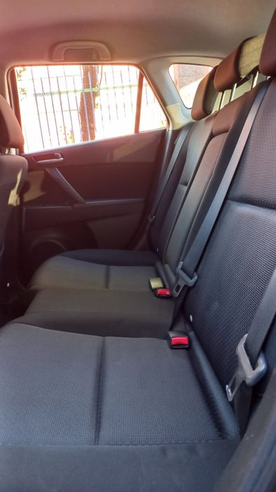 Mazda 3 | estimated64285492361219126