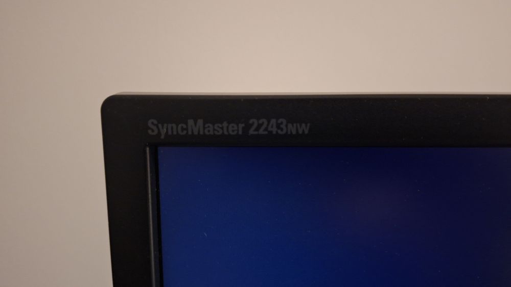 Monitor LCD  Samsung SyncMaster 2243NW 22"