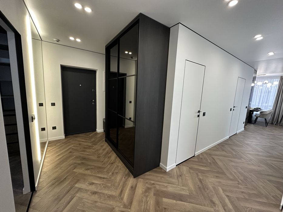 Продається дизайнерська 3 км квартира площа 90м2