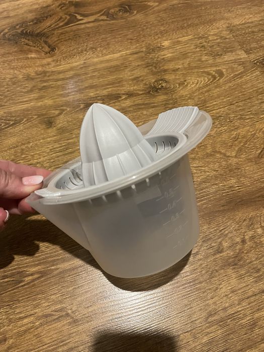 Wyciskarka do cytryn nowa plastikowa