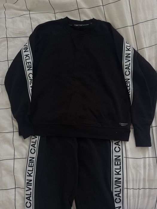 Костюм Calvin Klein