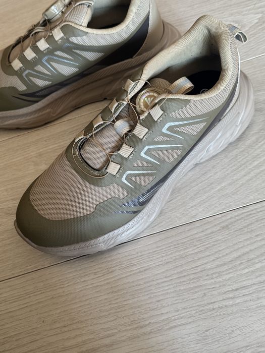 Захисні кросівки з металевим носком