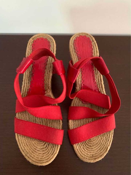 Sandálias de Verão em cordão trançado com tiras vermelhas