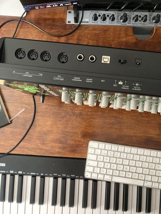 Novation 37 keyboard