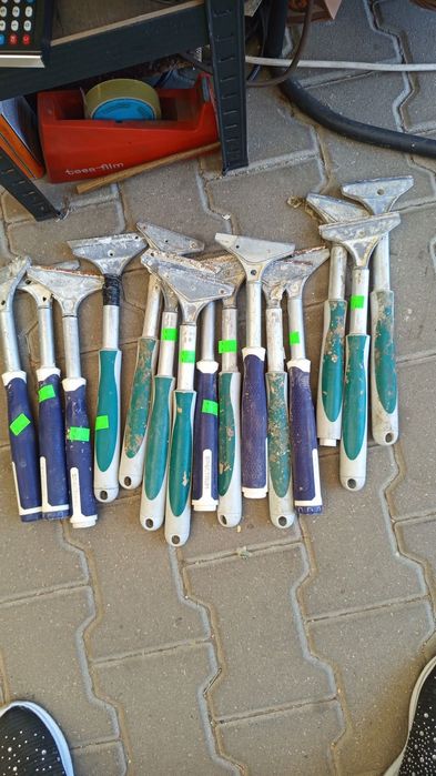 Skrobanie do tynku/gładzi