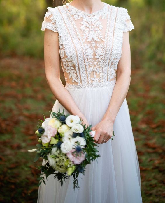 Koronkowa suknia ślubna