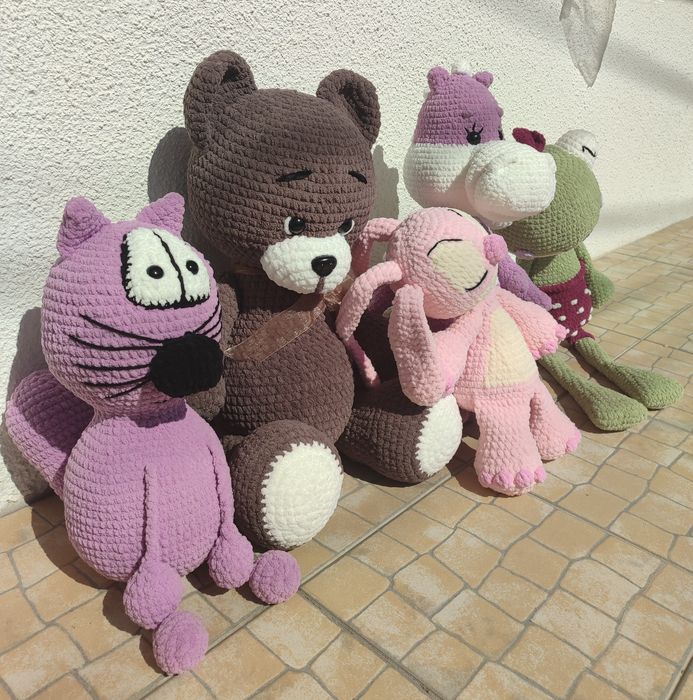 Bonecos em lã chenille
