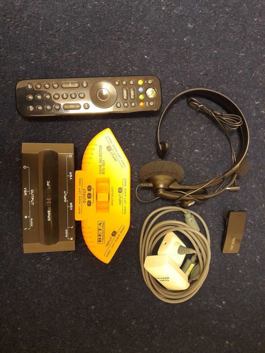 Conjunto de acessórios XBOX360 mais consola desbloqueada para peças