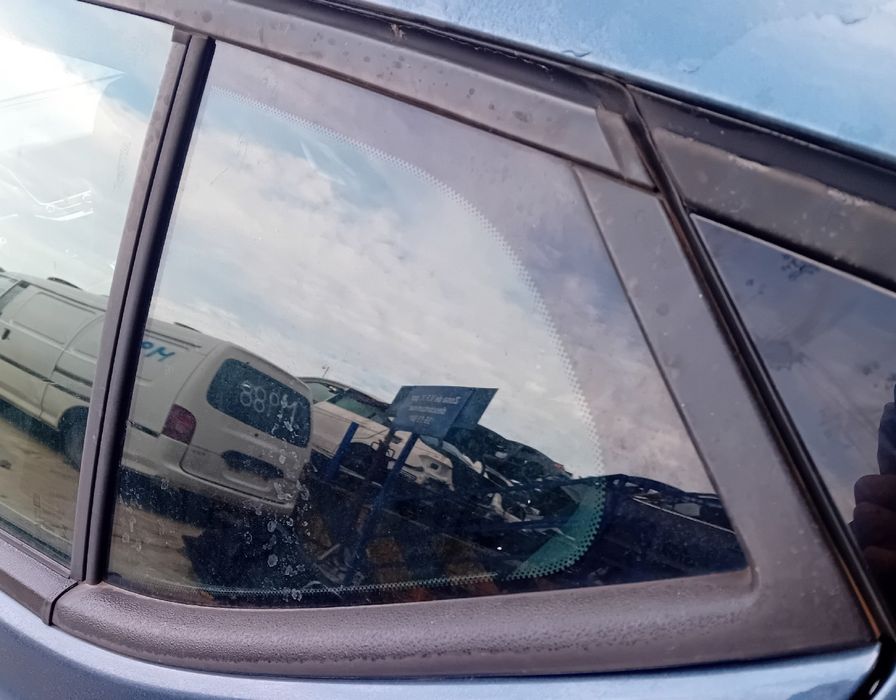 Vidro triangular da porta trás esquerdo OPEL Astra K