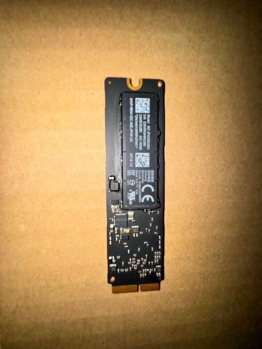 MacBook Air "Core i5" 1.6 13" (Early 2015)