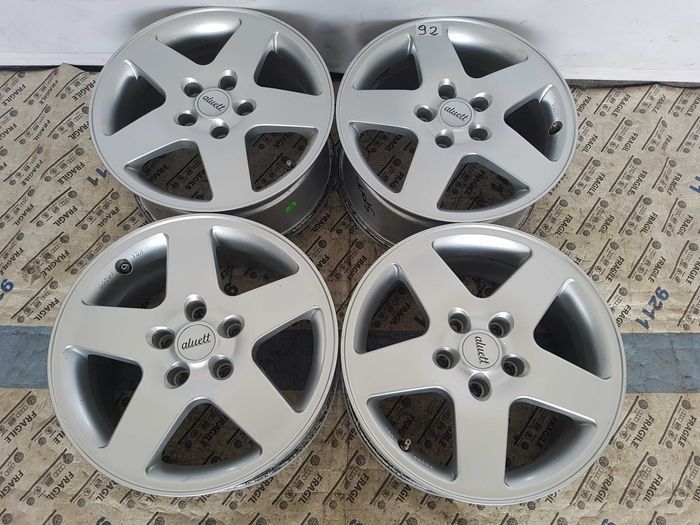 Felgi alu VW Touran Caddy Skoda Octavia Audi A4 B8    5x112  7jx16 ET38