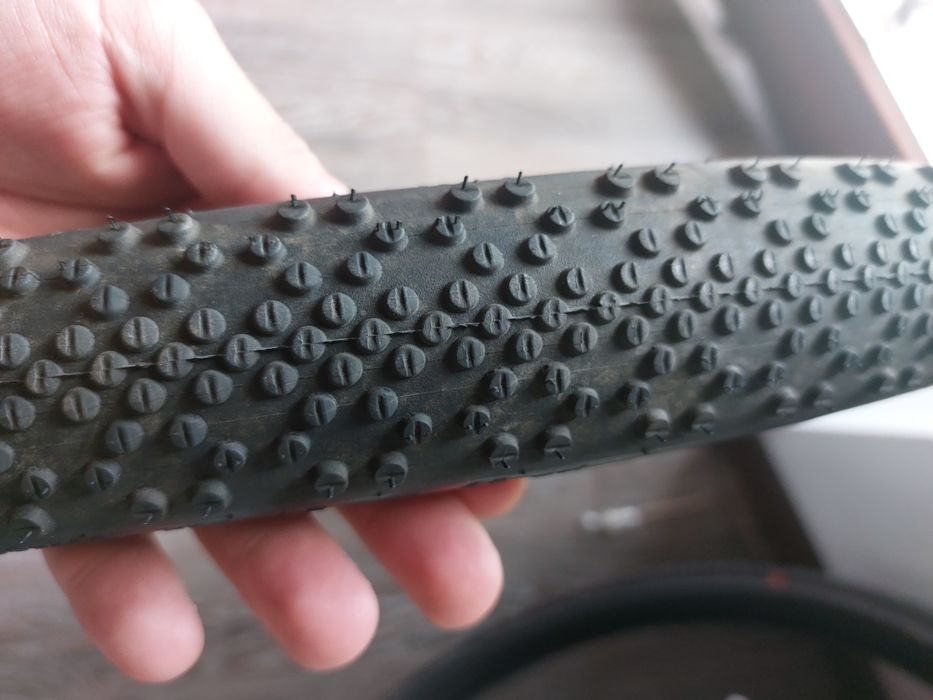 Opony gravelowe Schwalbe G-one Bite 40-622