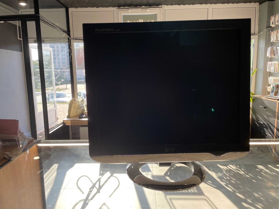 Monitor LG L1740PQ + GW 3 MSC