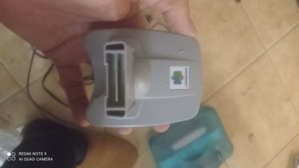 Nintendo 64 com 2 jogos