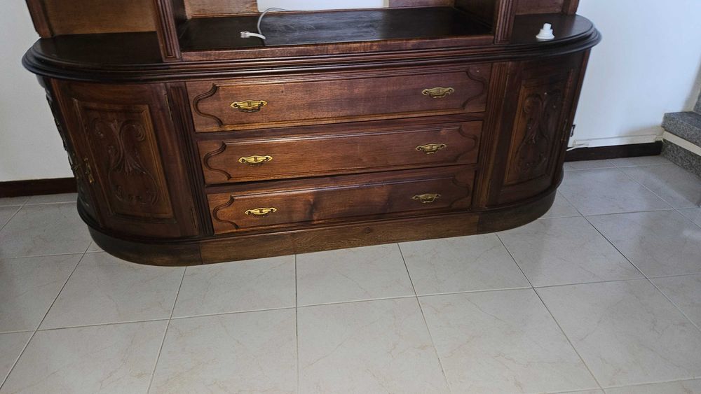 Móvel para sala com gavetas