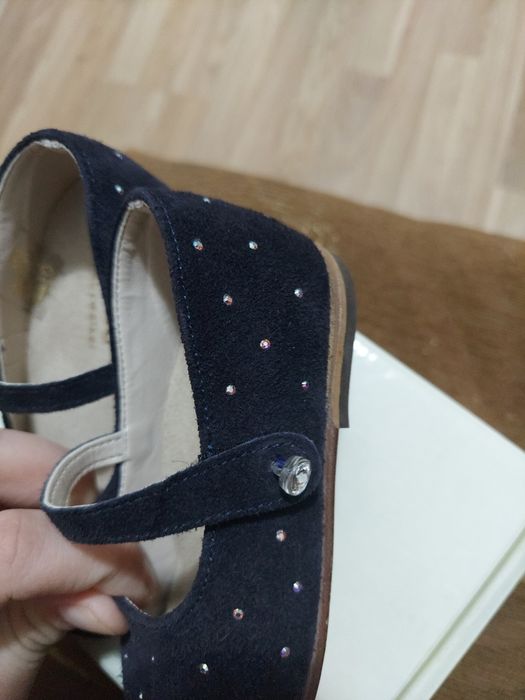 Продам туфлі на дівчинку. Оригінал