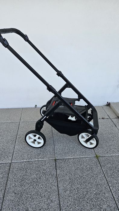 Carrinho Easywalker – Compacto e prático