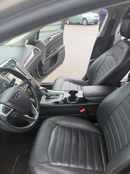 Продам автомобіль Ford Fusion Titanium 2014