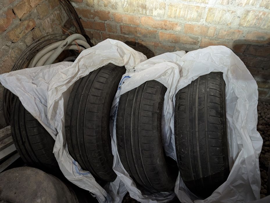 Шини Dunlop Sport BluResponse 195/65 R15 91H Коплект 4шт майже нові