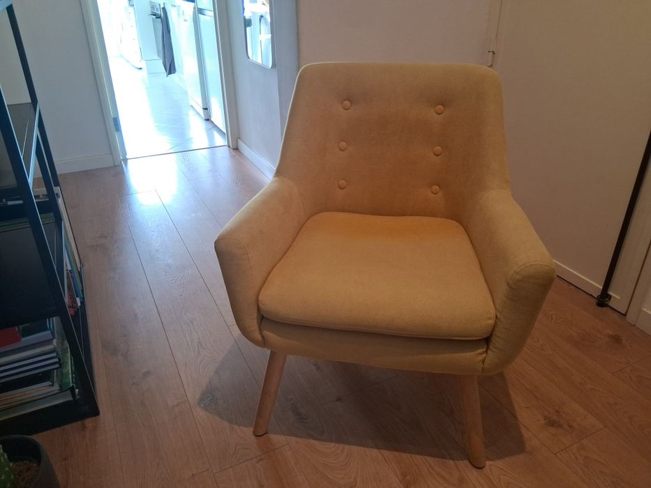 Cadeirão amarelo