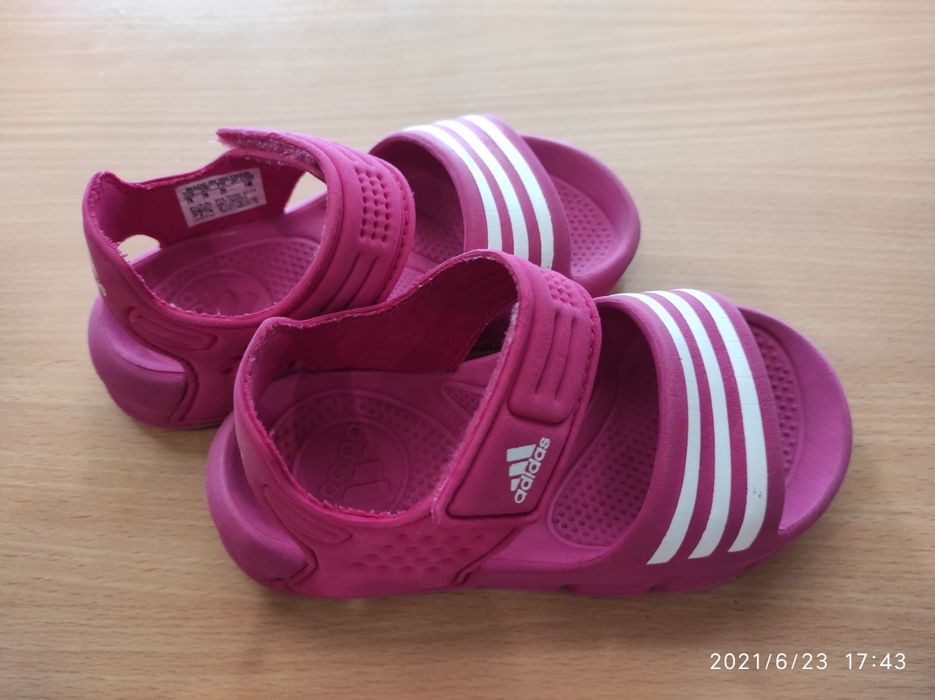 Кроссовки сандалі adidas  25р.для дівчинки