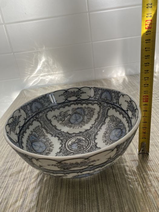 Tigela de porcelana azul antigo