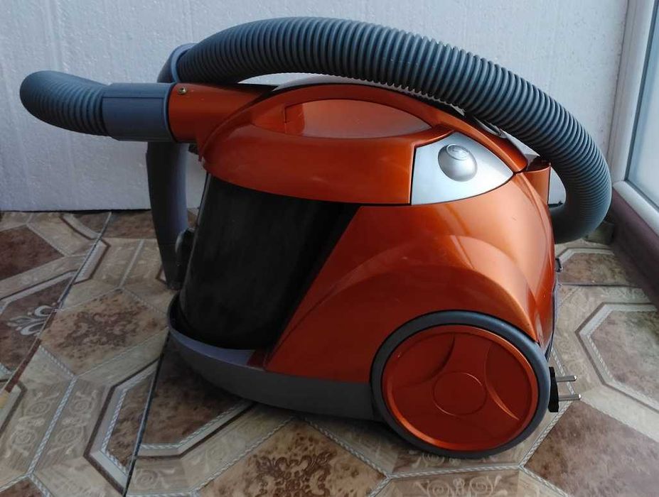 Пылесос циклон 'DELFA' DJC-605