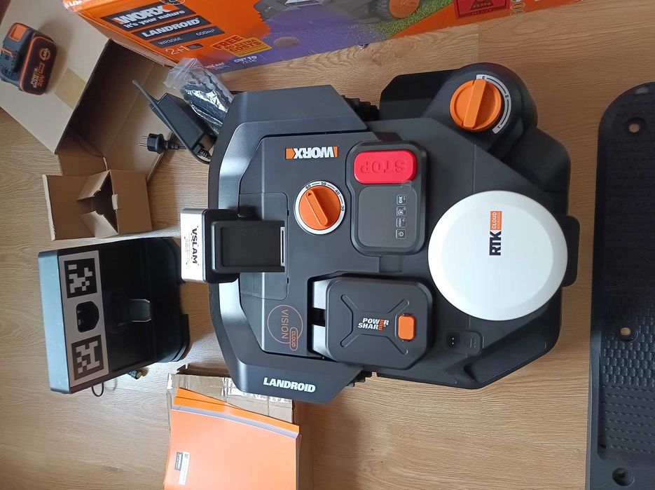 Robot koszący Worx WR306E szer. koszenia 18
