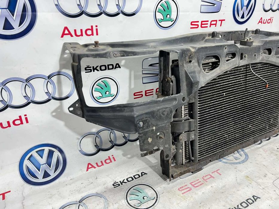 Телевізор установочна панель Skoda Octavia Tur Шкода Октавія Тур