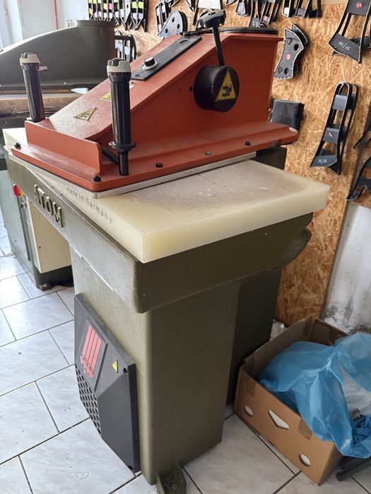 Wycinarka ramienn prasa hydrauliczna  atom se20c fv