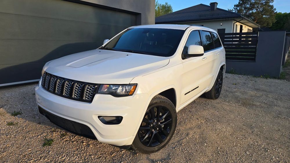 Jeep Grand Cherokee Jeep Grand Cherokee 3.6 V6 Laredo • 286 KM