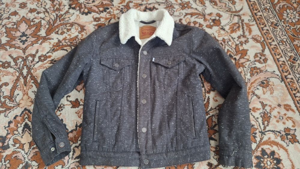 Куртка  Levi's. S