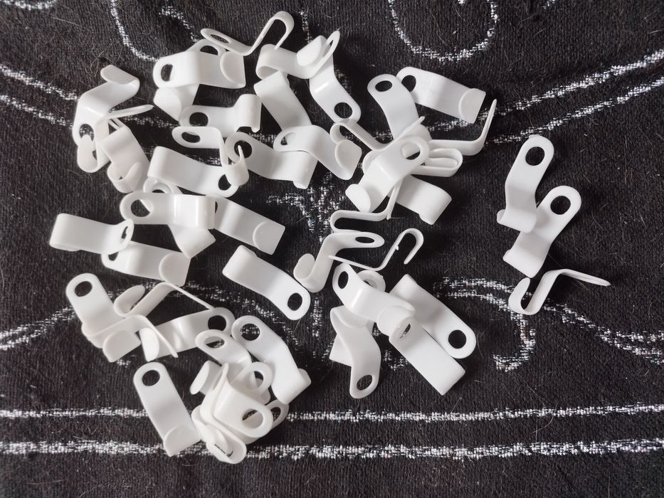 Zawieszki na wieszaki organizacja domu