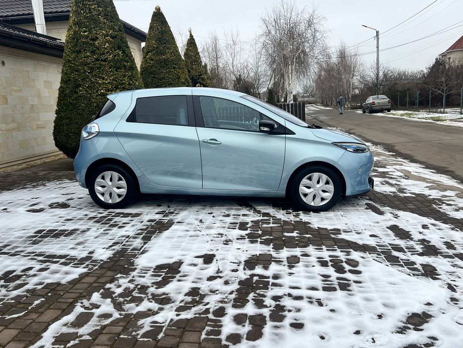 Продам Renault Zoe в идеальнишом состоянии
