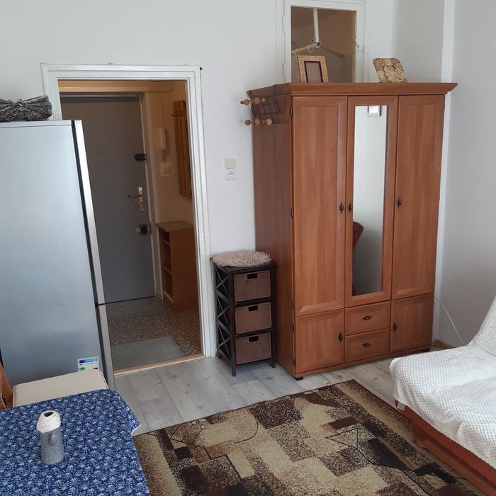 Właściciel wynajmie garsonierę umeblowaną  o pow. 17 m2  na Oś. Szkoln