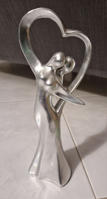 Várias estatuetas antigas